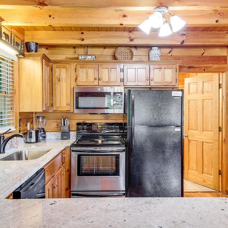 Pigeon Forge Cabin Premier Location And Hot Tub Exteriör bild