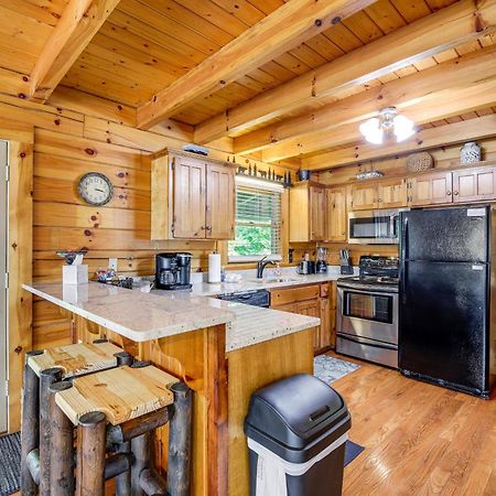 Pigeon Forge Cabin Premier Location And Hot Tub Exteriör bild