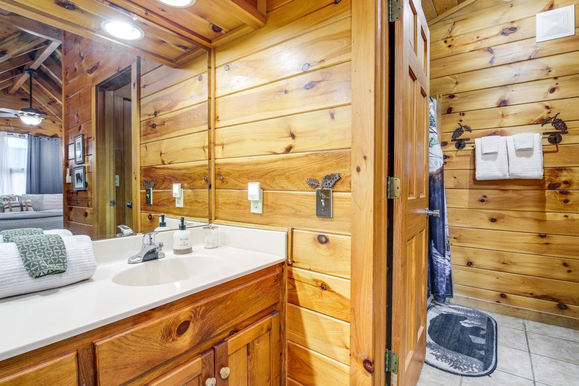 Pigeon Forge Cabin Premier Location And Hot Tub Exteriör bild