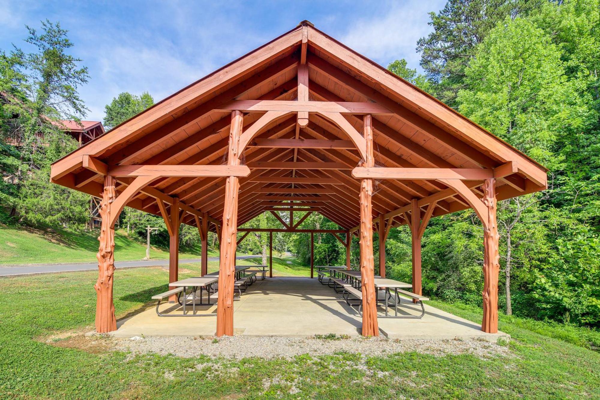 Pigeon Forge Cabin Premier Location And Hot Tub Exteriör bild