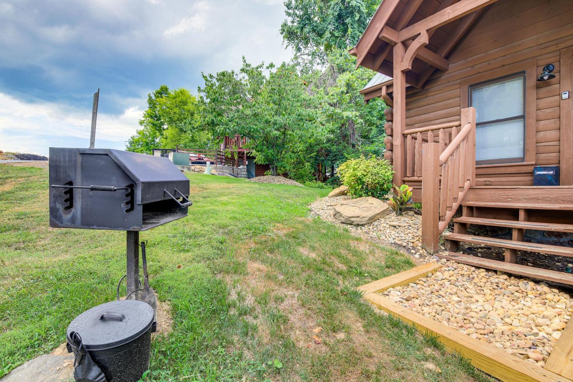 Pigeon Forge Cabin Premier Location And Hot Tub Exteriör bild